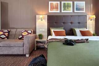 Отель Golden Tulip Краснодар Улучшенный номер с кроватью размера &quot;king size&quot;-5