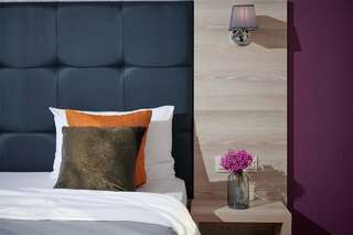Отель Golden Tulip Краснодар Улучшенный номер с кроватью размера &quot;king size&quot;-3